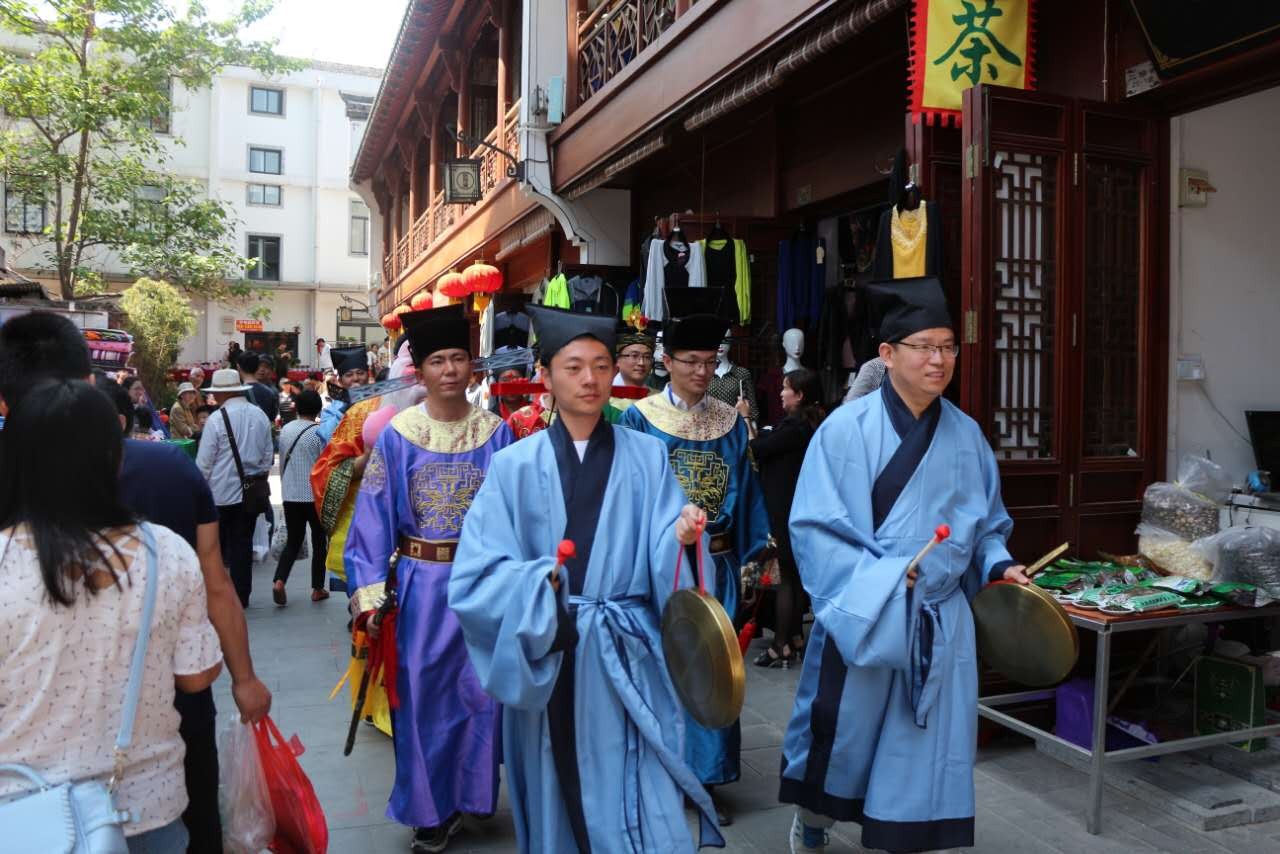 星空·综合体育